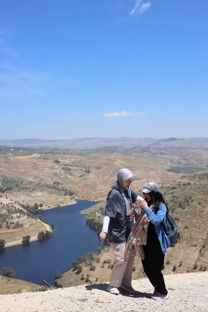 رحلة السيدات — الحديقة النباتية وإطلالة سد الملك طلال — صورة من الرحلة