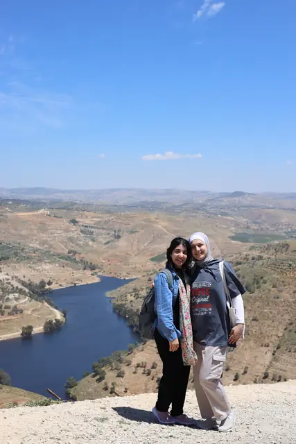 رحلة السيدات — الحديقة النباتية وإطلالة سد الملك طلال — صورة من الرحلة